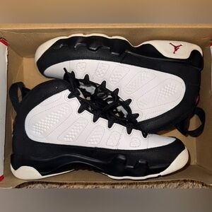 Nike Air Jordan “Space Jam 9s” 7 Youth or 9 Women’s or 7 Men’s 
Black/Red